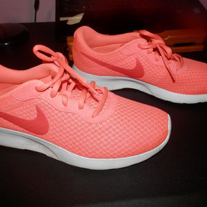 Woman's Size 9 Orange Tangun Nike Sneakers